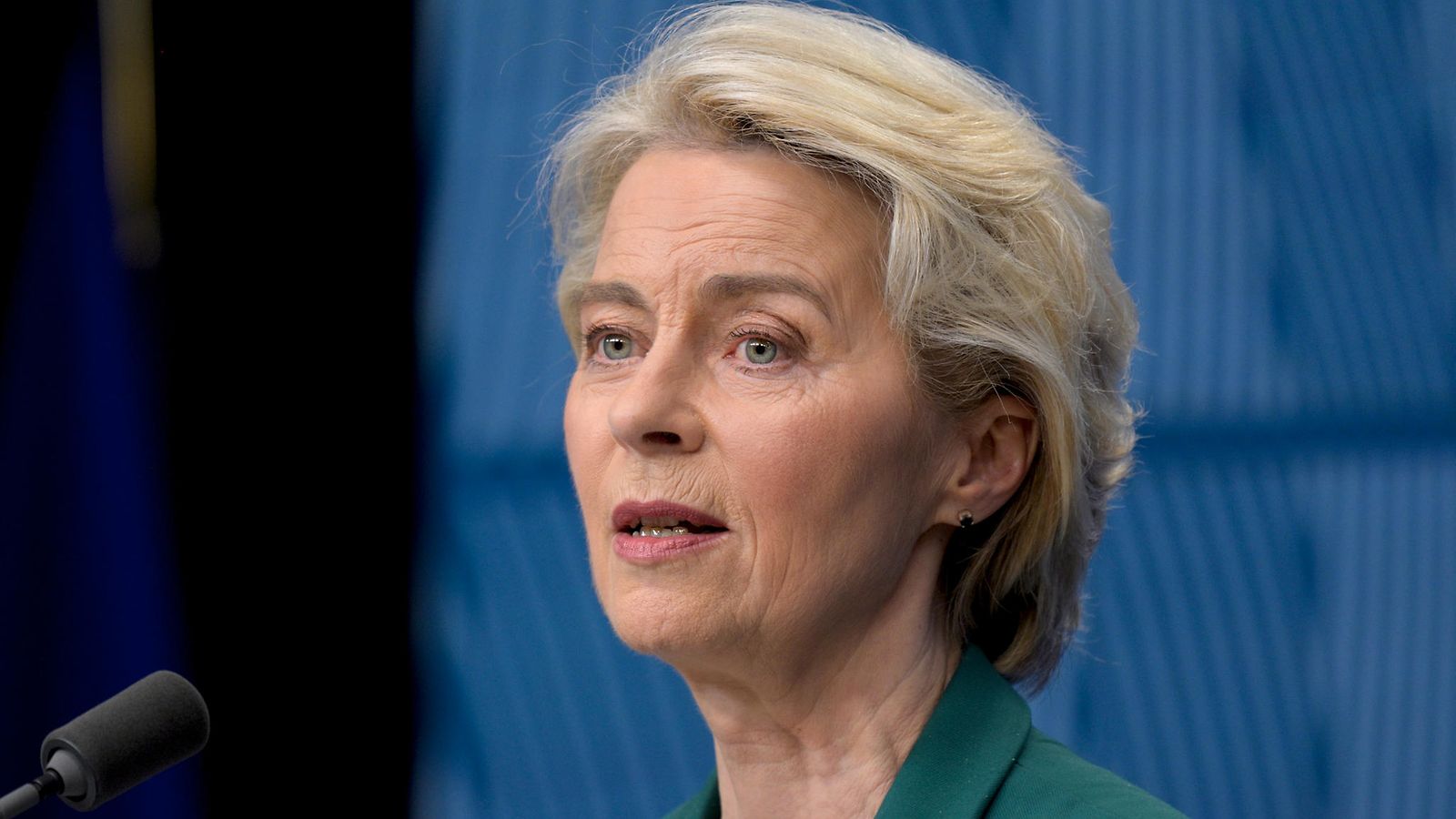 AOP von der leyen