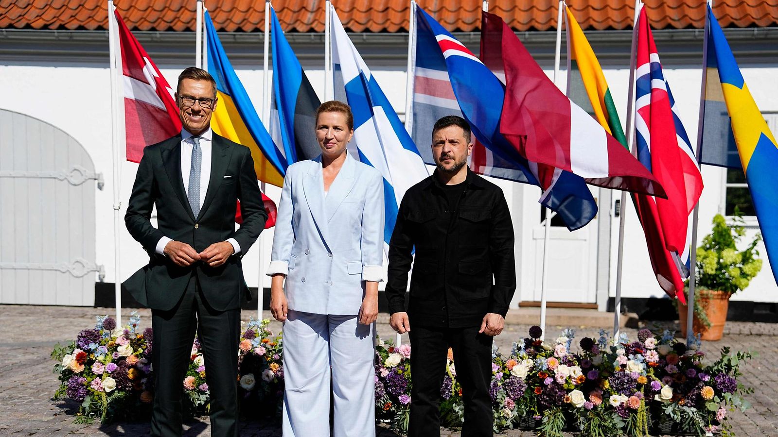 LK 3.9.2025 Tanskan pääministeri Mette Frederiksen (keskellä), presidentti Alexander Stubbin ja Ukrainan presidentin Volodymyr Zelenskyi (oikealla) Kööpenhaminassa.