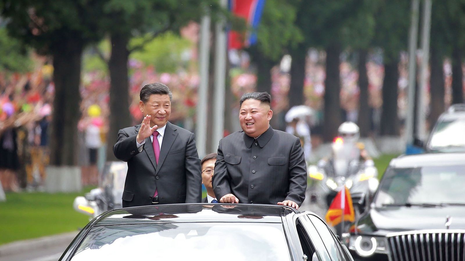 LK 4.9.2025 Kinan presidentti Xi Jinping ja Pohjois-Korean johtaja Kim Jong-un Pekingissä 3. syyskuuta 2025.