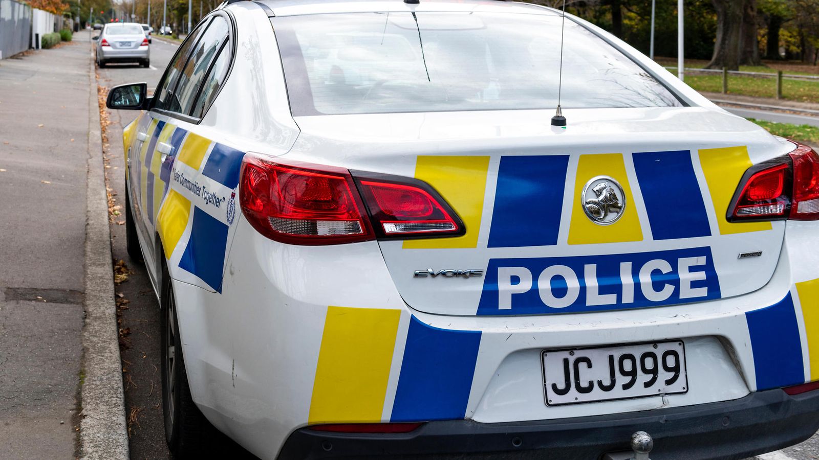 AOP 30.TA0GNN Poliisi uusi-seelanti kuvituskuva