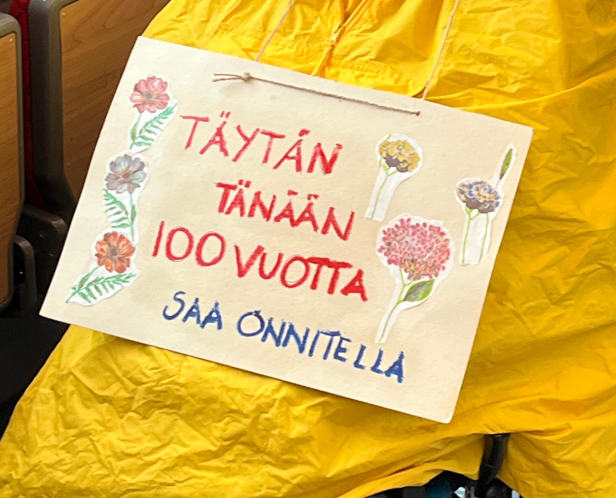 100-vuotias Helga
