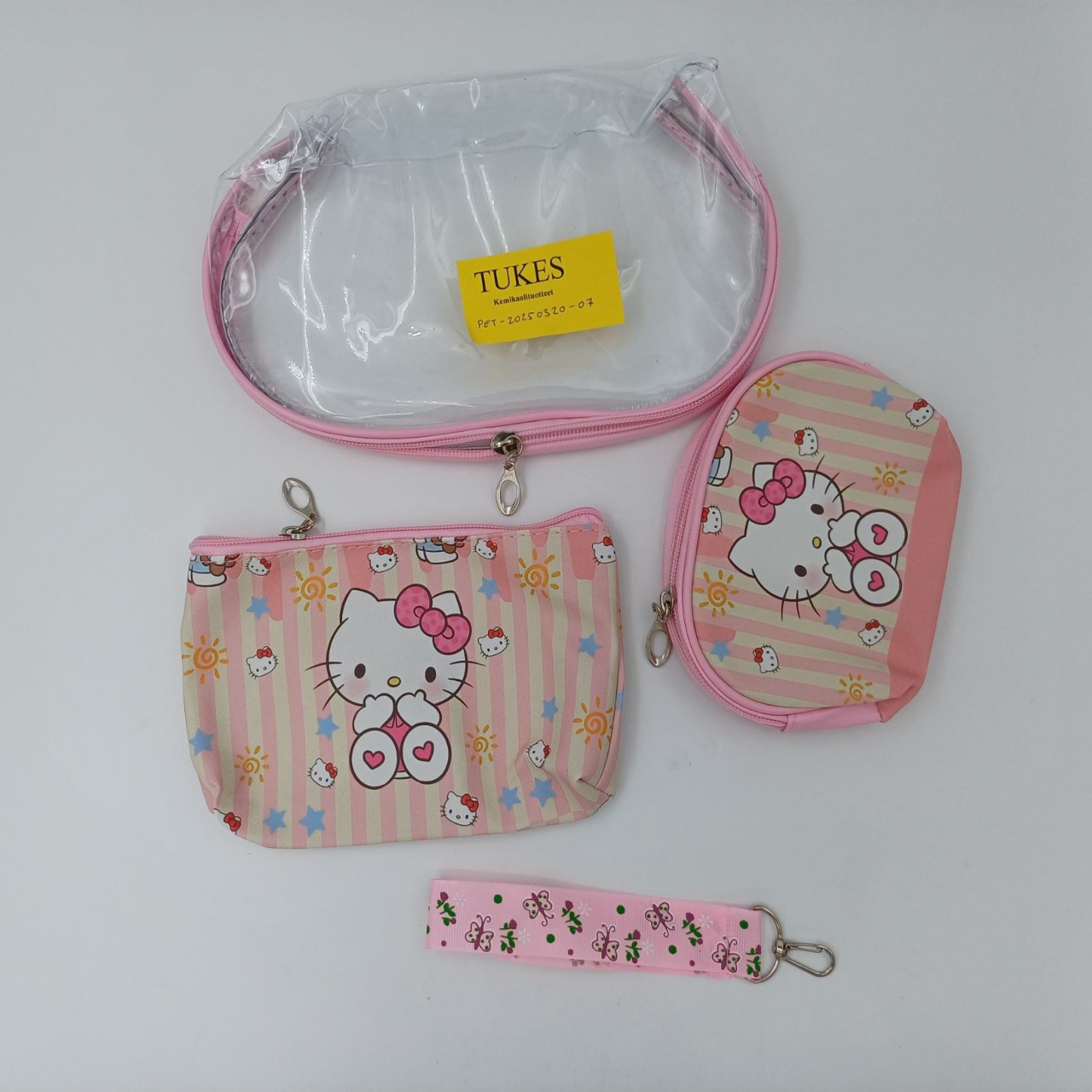 69950c6a-560b-4249-8f63-39dae323c32d_PET-20250320-07 SANRIO meikkilaukku 3 kpl