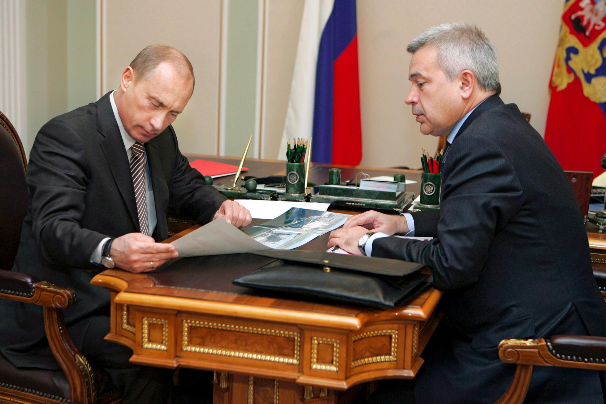 Venäjän presidentti Vladimir Putin ja öljyjätti Lukolin presidenttinä vuodet 1993–2022 toiminut Vagit Alekperov vuonna 2006.
