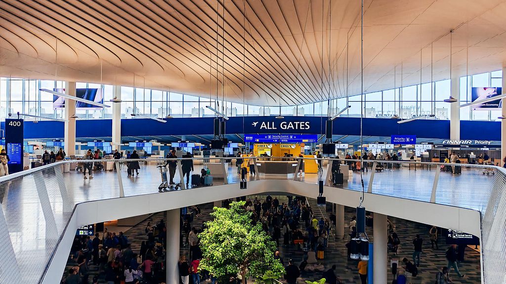 Poliisi pyytää havaintoja naisesta – nähty viimeksi Helsinki-Vantaalla