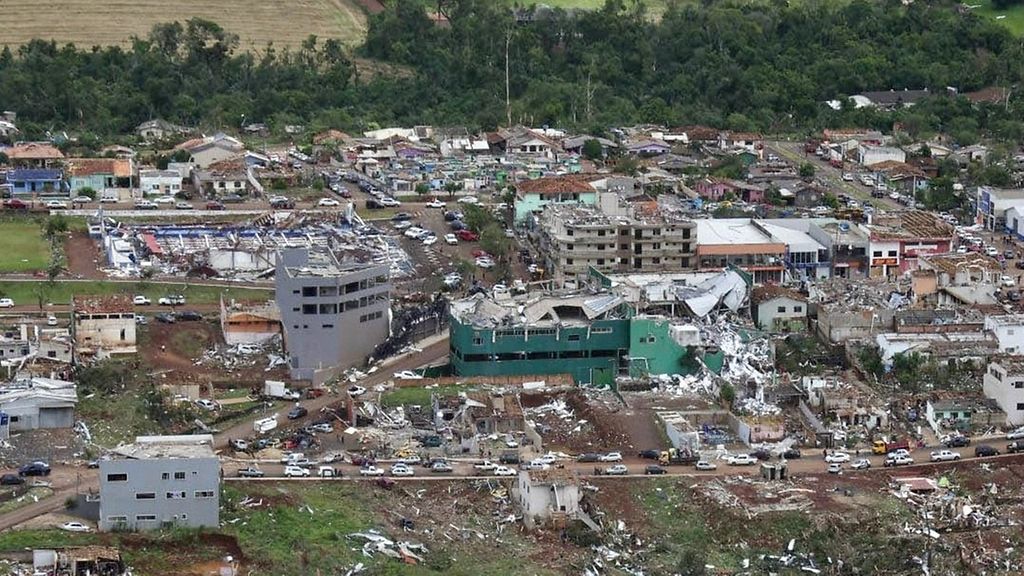 Ilmakuvat Brasiliasta: Kaupunki tuhoutui muutamassa minuutissa