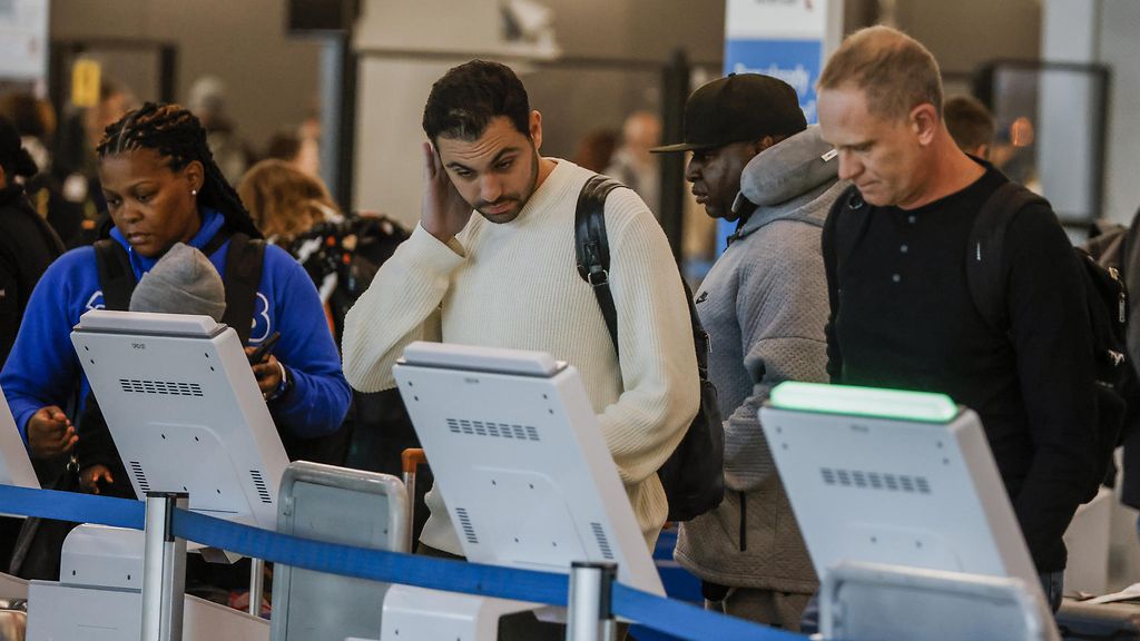 Jo tuhansia lentoja peruttu Yhdysvalloissa hallinnon sulun takia
