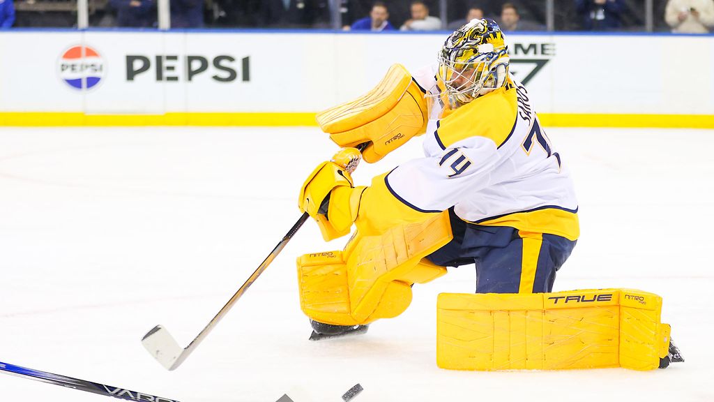 Juuse Saroksen toiminta alkulämmittelyissä hurmasi kiekkofanit – ottelusta muodostui painajainen