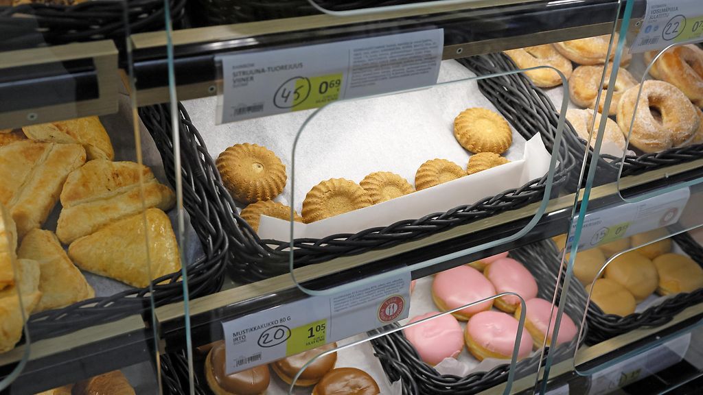 "Punalappuhyökkäys" Salossa: S-marketissa meni kuppi nurin, kun asiakkaat keksivät porsaanreiän