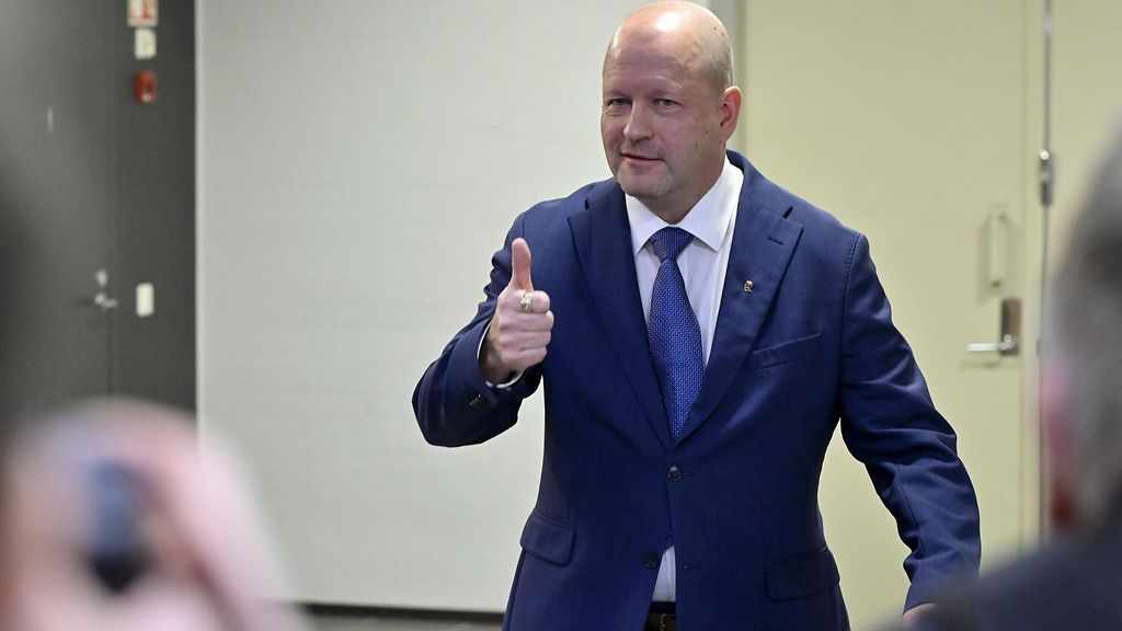 Tällaisen hätäpuhelun Timo Vornanen soitti: "Oon tota 30 vuotta poliisitoimintaa tehny konstaapeli..."