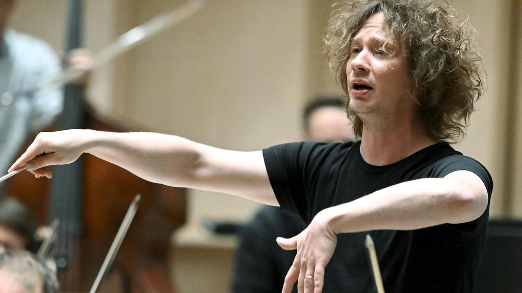 Maailmalla menestyvä kapellimestari Santtu-Matias Rouvali teki jälleen jäätävän tilin