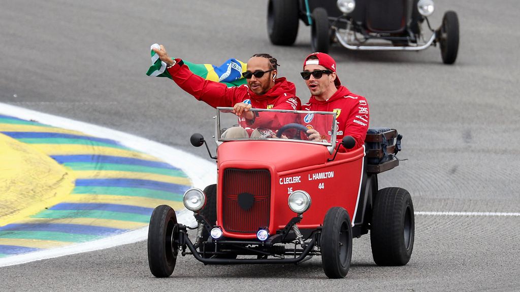 Ferrari-pomo laukoi hämmentävää tekstiä tähtikuskeistaan – F1-mestari iski vastapalloon