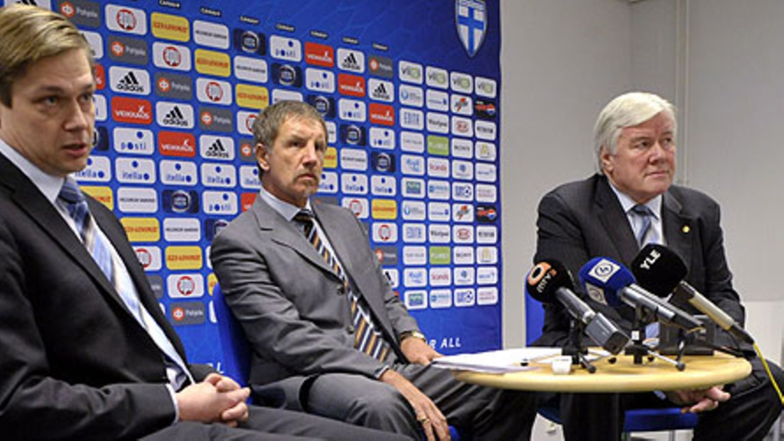 Kimmo J. Lipponen, Stuart Baxter ja Pekka Hämäläinen. Kuva: Kimmo Mäntylä/LEHTIKUVA.