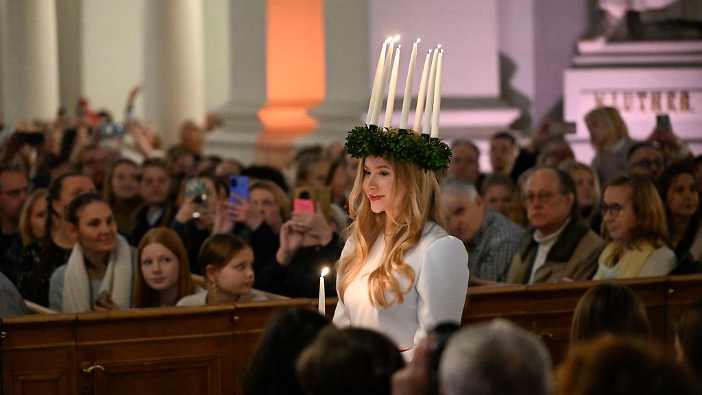 Alexandra Lindqvist kruunattiin Luciaksi