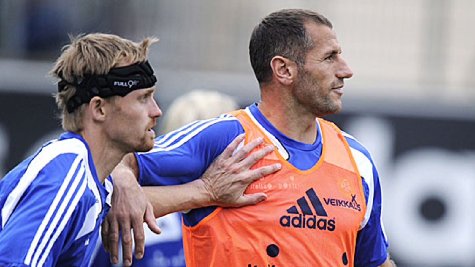 Hannu Tihinen ja Shefki Kuqi, kuva: Martti Kainulainen/Lehtikuva