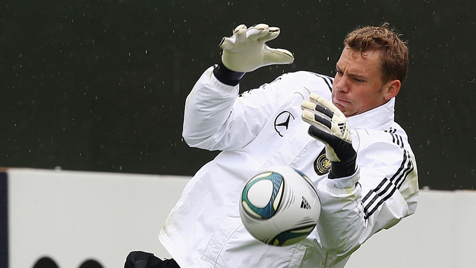 Manuel Neuer vaihtaa Bayern Müncheniin