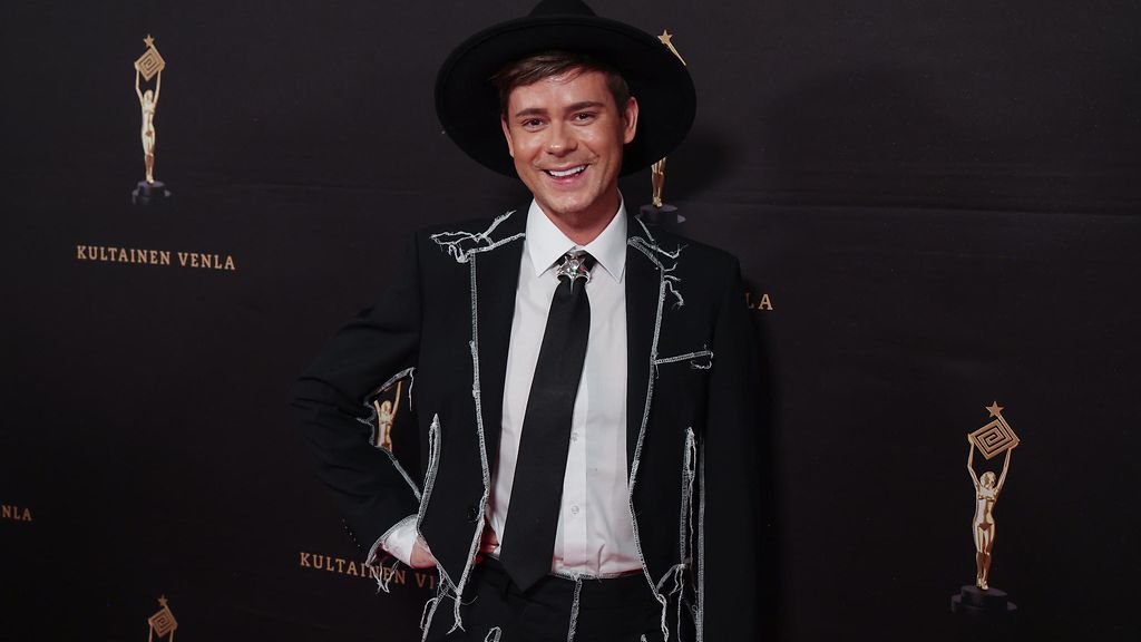 Niko Saarinen esitteli gaalalookkinsa – some sekosi