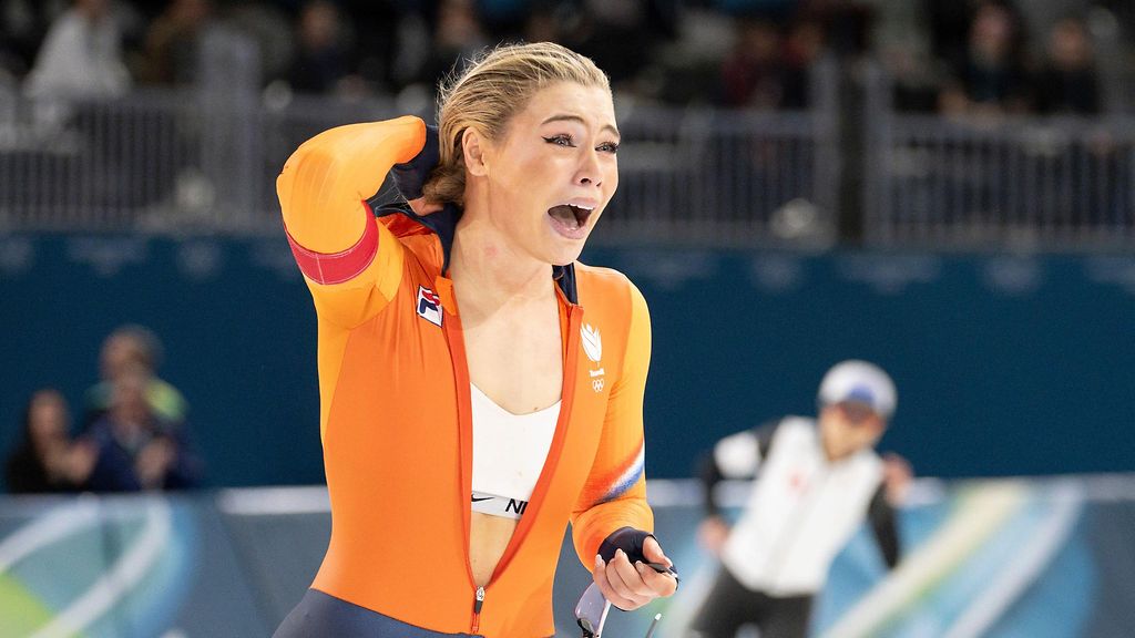 Olympiakultaa voittanut Jutta Leerdam kaulaili kihlattunsa Jake Paulin kanssa areenan kulisseissa