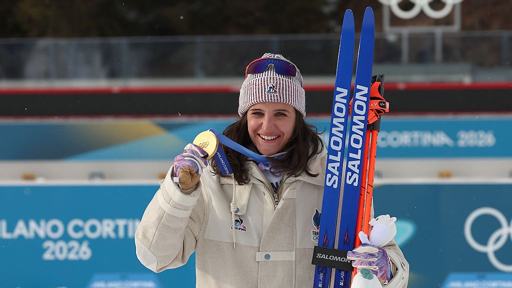 Olympiakultia rohmuava tähti kisoissa kilpailukiellostaan huolimatta – varasti joukkuetoverien luottokorteilta tuhansia