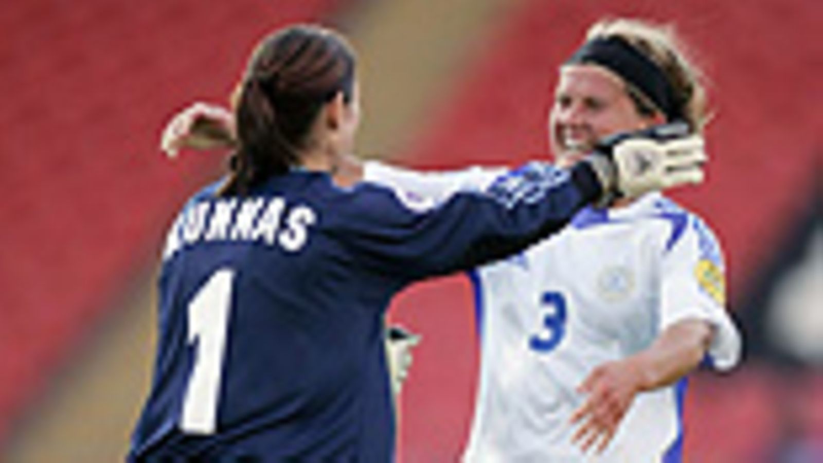 Jessica Julin (oik.), ja Satu Kunnas, Photo: Michael Steele