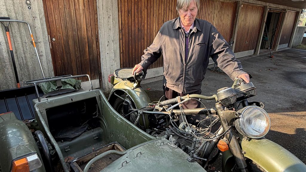 78-vuotiaan Eeron pihalta löytyy vuosia käyttämättömänä seissyt sotilasmoottoripyörä – nyt se kuljetetaan Ukrainaan