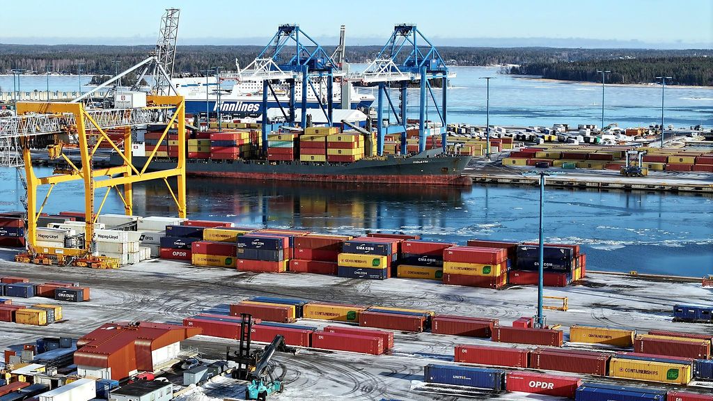 Etlan ennuste: Sota ei tuhoa talouskasvua, mutta se voi jäätyä