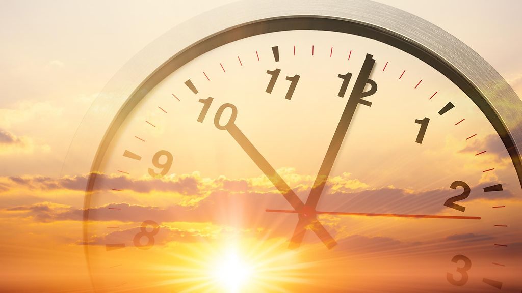 Kumpaan suuntaan kelloja siirretään? Helppo muistisääntö auttaa