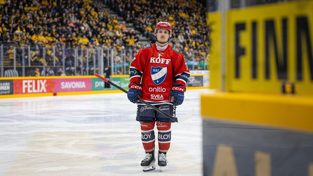 Lasse Kukkonen sivaltaa HIFK-tähteä: 