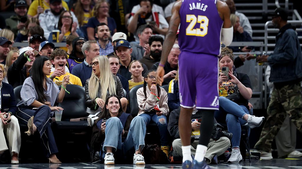 Koripallon naistähti kuvaajana NBA-ottelussa – Luka Doncic tunnustautui faniksi