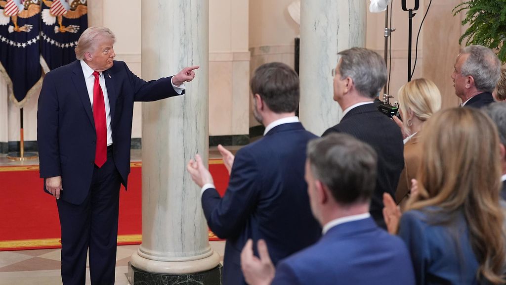 Reuters: Trump toisti Nato-uhkauksensa