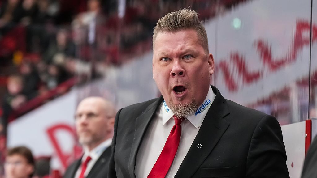 Ässien Jarno Pikkarainen murahti: 