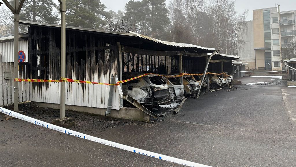 Silminnäkijä Helsingin suuresta autopalosta: Ensin kärysi yksi, pian kaikki olivat ilmiliekeissä