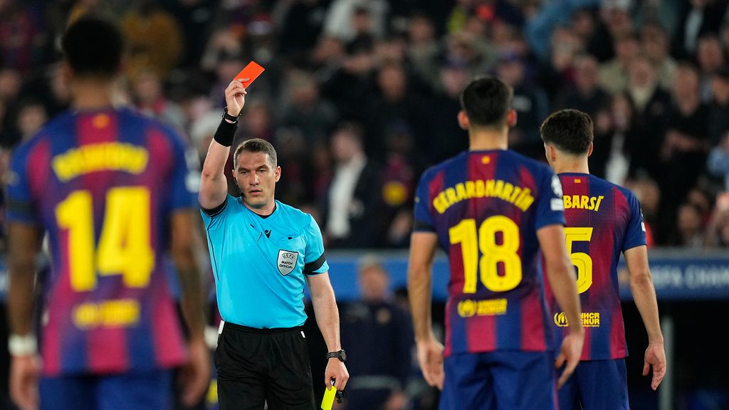 Barcelonan tähtipuolustajalle suora punainen – Atletico Madrid rankaisi häikäisevällä vapaapotkumaalilla