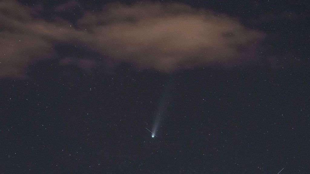 Suomen taivaalla näkyy komeetta