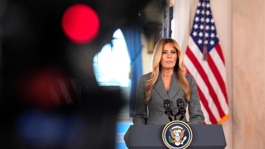 Melania Trump kiistää läheiset välit Epsteiniin – 