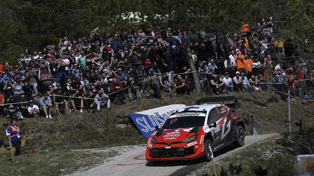 EK11: Thierry Neuville nykäisi Sami Pajarin eroa kiinni – Takamota Katsuta romahti