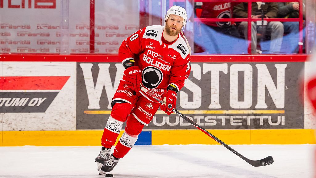 Ässien yllättävä maalirohmu harmitteli synkkää avauserää – uran jatkuminen vielä mysteeri: "Ei jää seliteltävää"