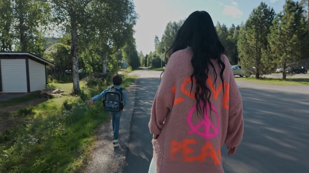 Ellen Jokikunnas murtuu kyyneliin – Ralph-poika aloittaa koulun