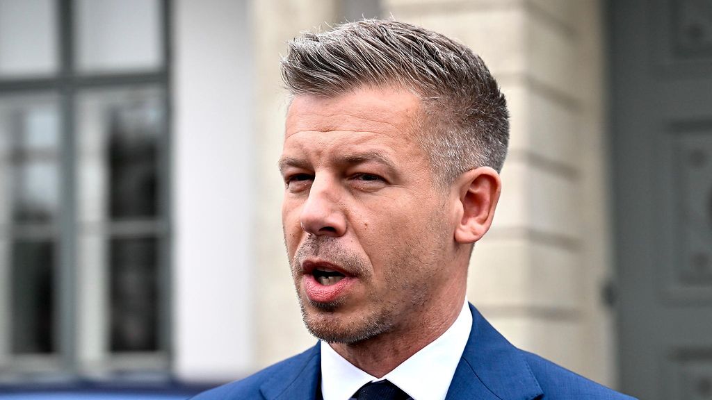 Unkarin vaalivoittaja Magyar: Ilmoituksia laajamittaisesta asiakirjojen tuhoamisesta