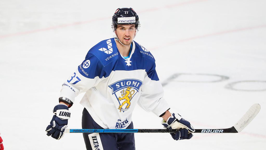 Nimekäs suomalaishyökkääjä kyynelehti: 