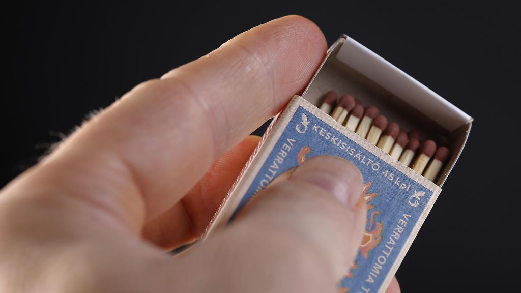 Alle 15-vuotias leikki tulitikulla, rivitalo syttyi tuleen Oulaisissa