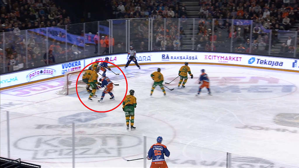 Jättikäänteen ainekset: Ilves-puolustaja törkyili itsensä ulos – Tapparan supertähdet heräsivät vihdoin