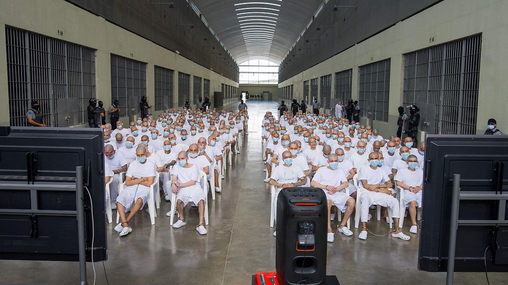 Lähes 500 jengijohtajan oikeudenkäynti alkoi El Salvadorissa