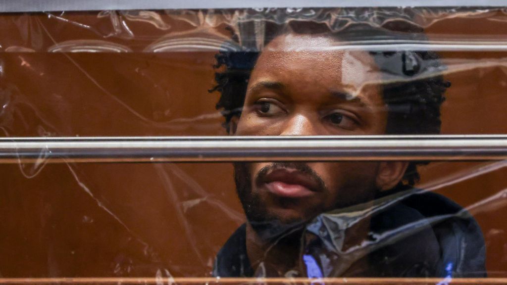 Pop-tähti syytteessä murhasta – puhelimesta tehtiin synkkä löytö