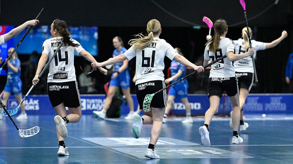 TPS juhlii salibandyn Suomen mestaruutta – ratkaisu vasta rangaistuslaukauksilla