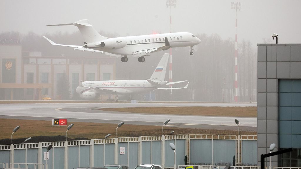 Näin helppoa venäläiseliitin on kiertää pakotteet ja tilata lento Eurooppaan – SVT testasi