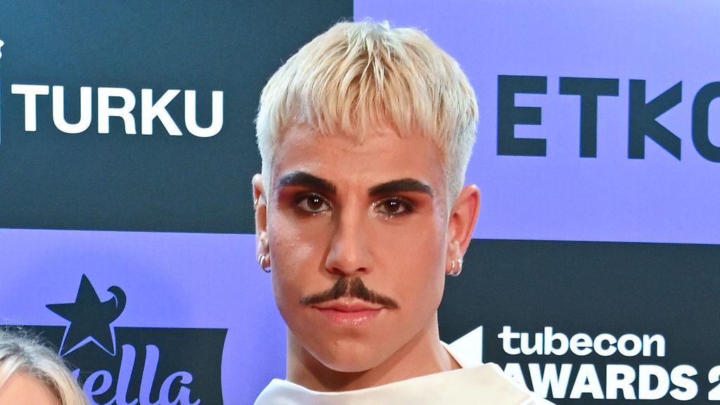 Valtteri Sandberg hempeilee uuden kultansa kanssa