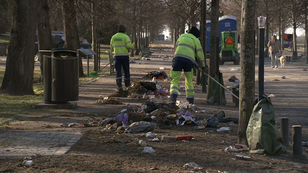 Pysäyttävä näky: Näin hurjaan kuntoon Kaivopuisto jäi kymmenien tuhansien vappujuhlijoiden jäljiltä