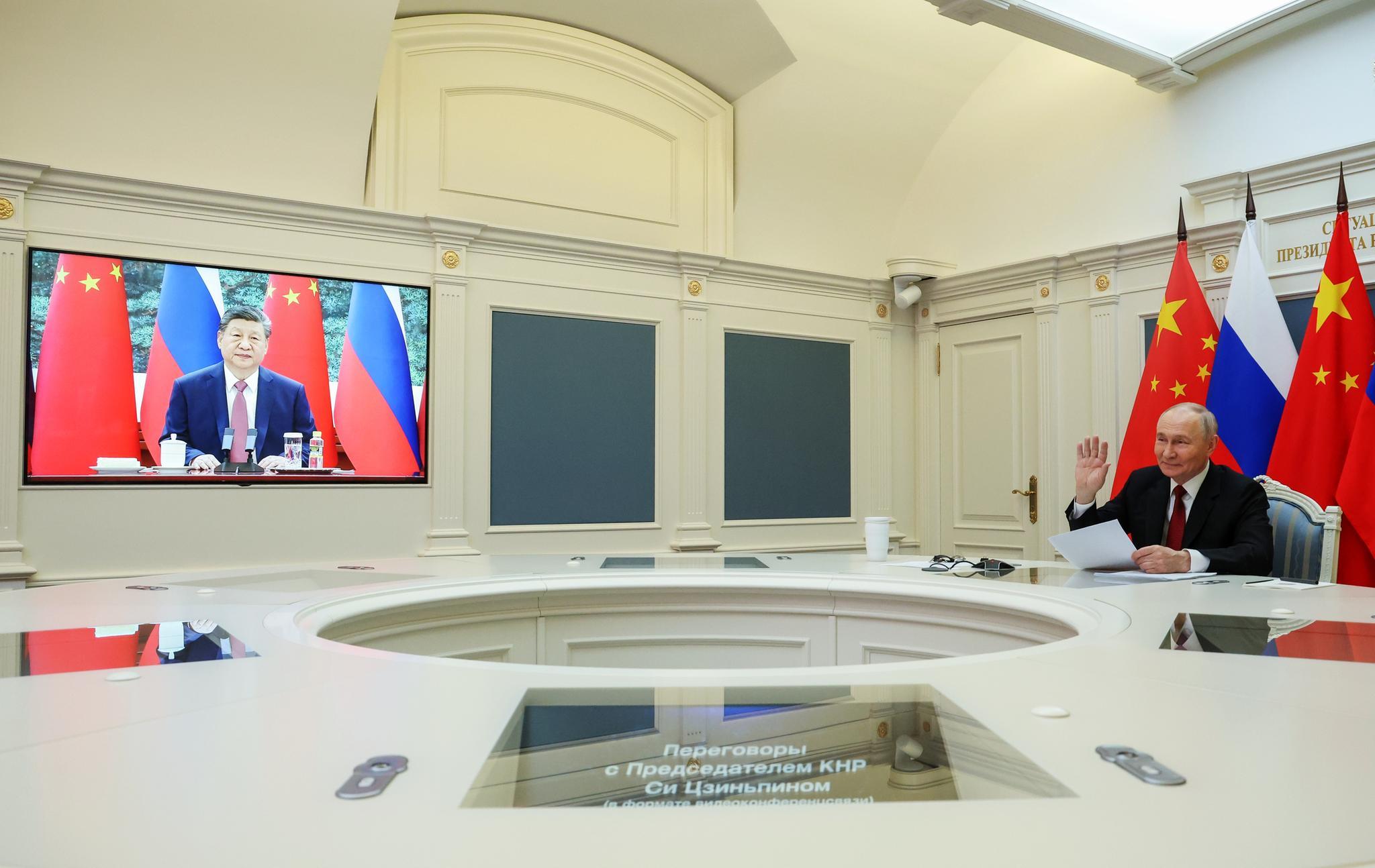 Kiinan presidentti Xi Jinping ja Venäjän presidentti Vladimir Putin keskustelivat videoyhteyden välityksellä helmikuussa.