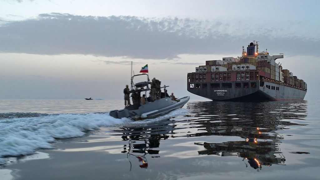 Yhdysvallat ja Iran syyttävät toisiaan aselevon rikkomisesta Hormuzinsalmella