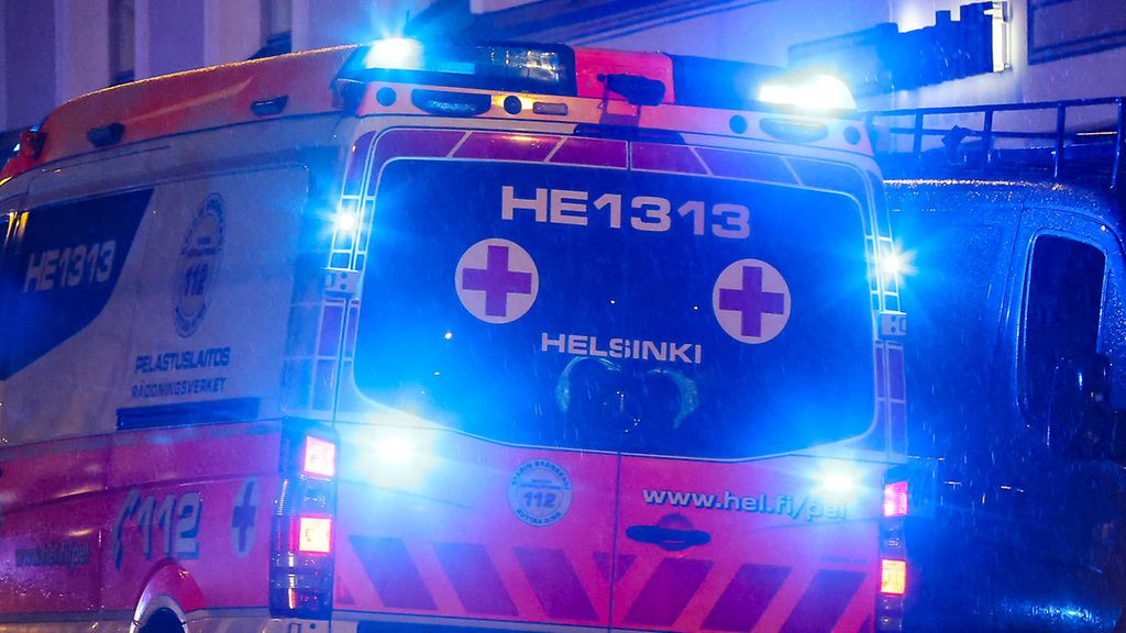Kuljettaja sai sairauskohtauksen – rekka kaatunut Lohjalla